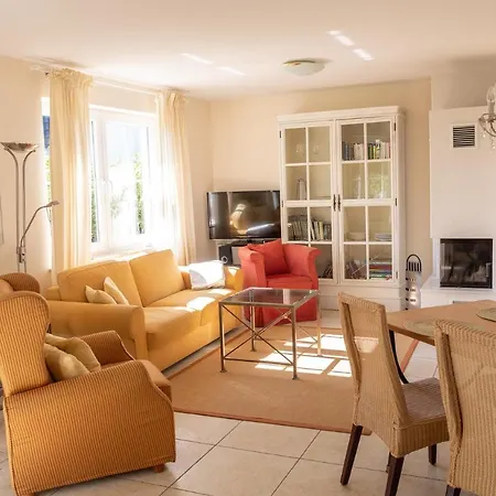 Holiday home Familienidyll - Komfort, Riesiger Garten & Badespass